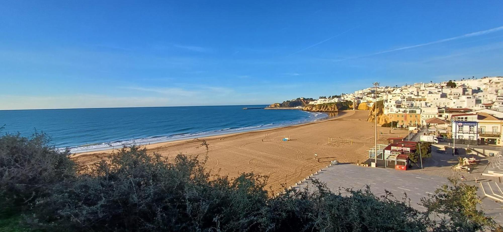 Guest House Casa Ramos On The Strip Albufeira Bagian luar foto