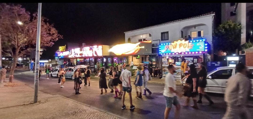 Guest House Casa Ramos On The Strip Albufeira Bagian luar foto